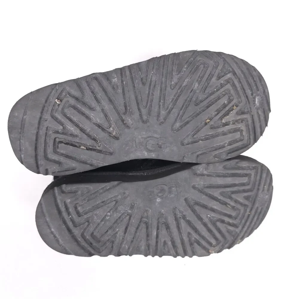 UGG Neumal Black Suede Chukka Boots Unisex Kids Size‎ 1 Youth Lace Up